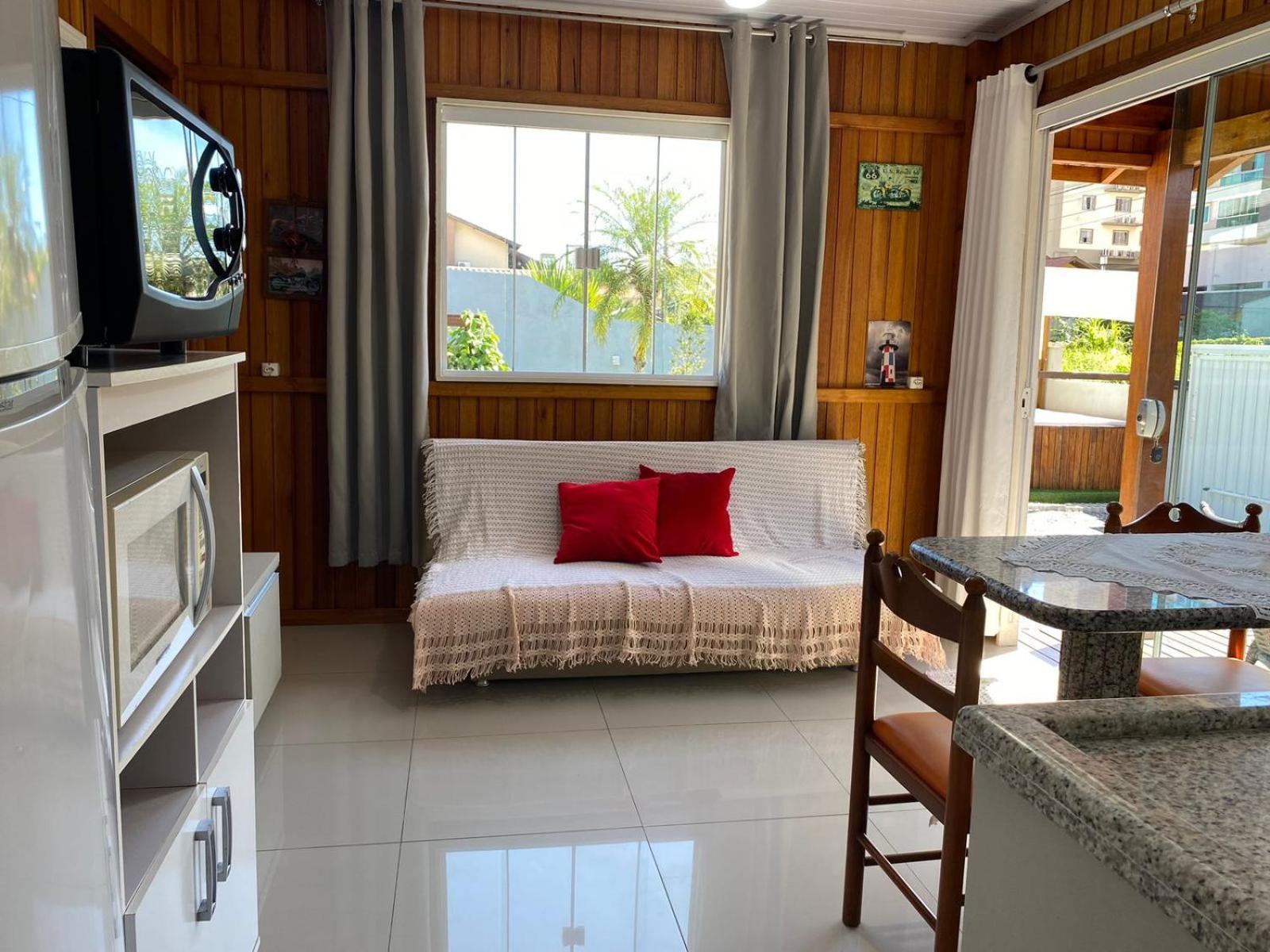 봄비나스 Residencial Com Piscina Possui Jacuzzi Aquecida Com Hidromassagem 빌라 외부 사진