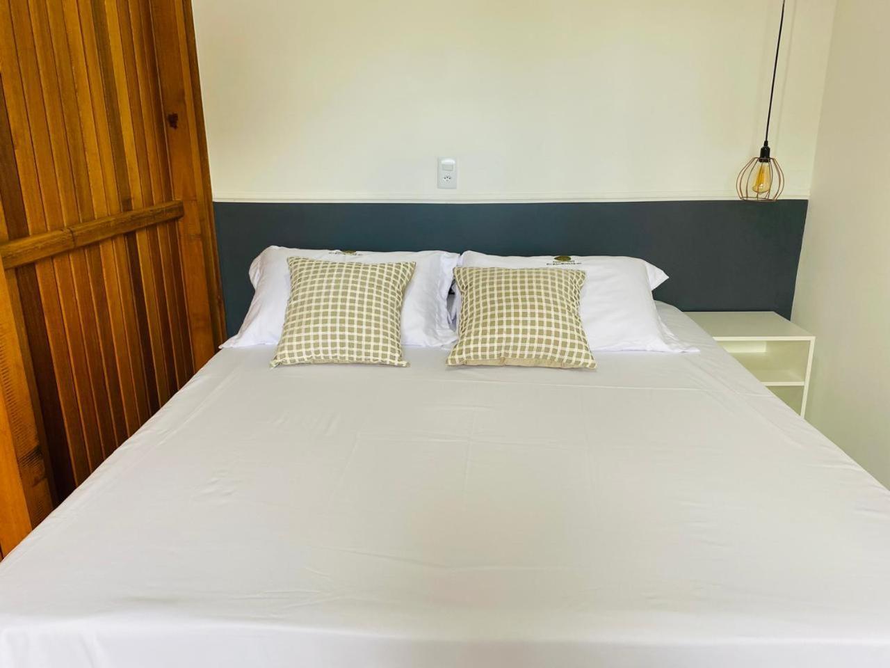 봄비나스 Residencial Com Piscina Possui Jacuzzi Aquecida Com Hidromassagem 빌라 외부 사진
