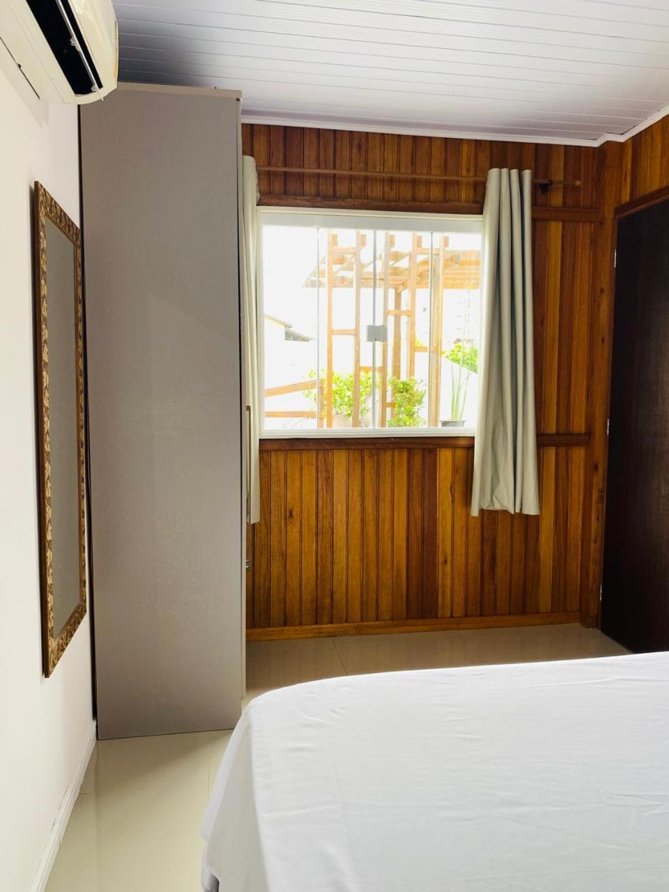 봄비나스 Residencial Com Piscina Possui Jacuzzi Aquecida Com Hidromassagem 빌라 외부 사진