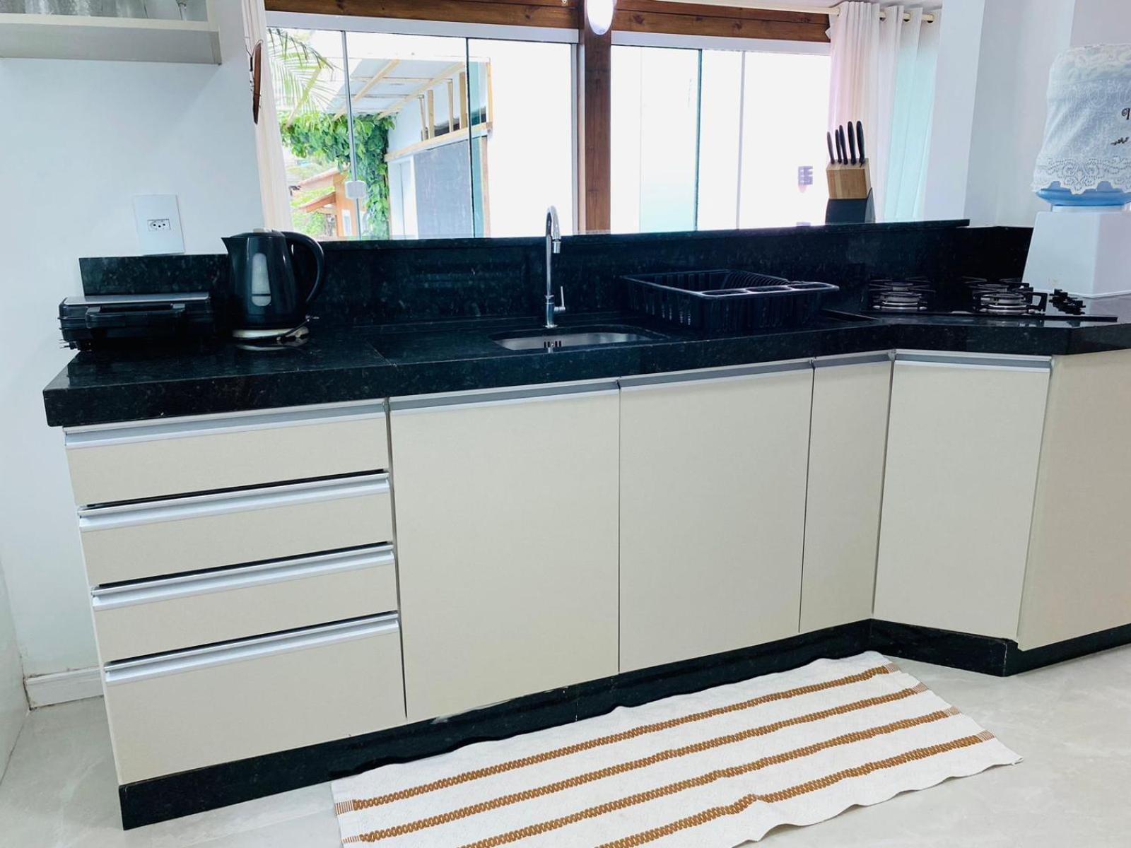 봄비나스 Residencial Com Piscina Possui Jacuzzi Aquecida Com Hidromassagem 빌라 외부 사진